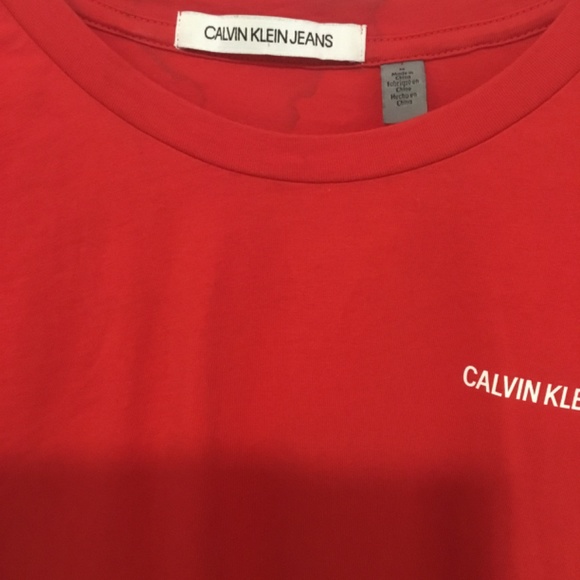 Calvin Klein top red, size medium, mark on neck, pre owned - Picture 4 of 5